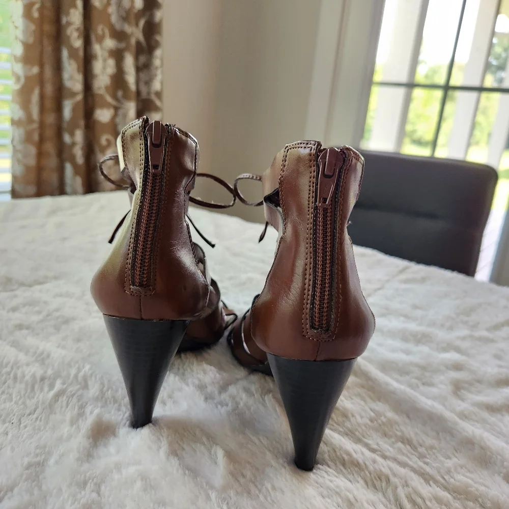 Mossino Target High Heels Ladies Size 8 Man Made Materials with a Leather Look